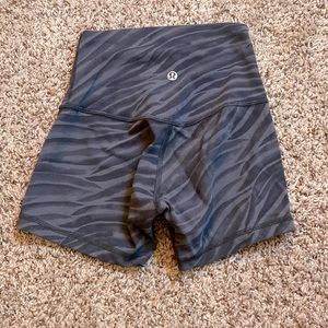 Lululemon Le Tigre align shorts